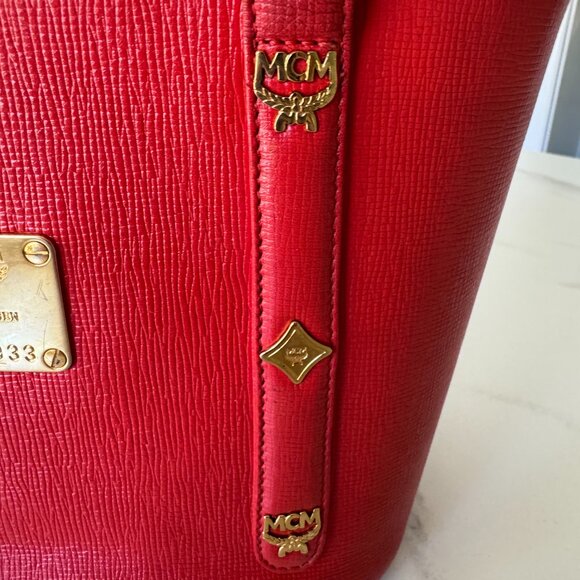 MCM München Red Pebbled Leather Small Tote Bag B9075 - Picture 15 of 16